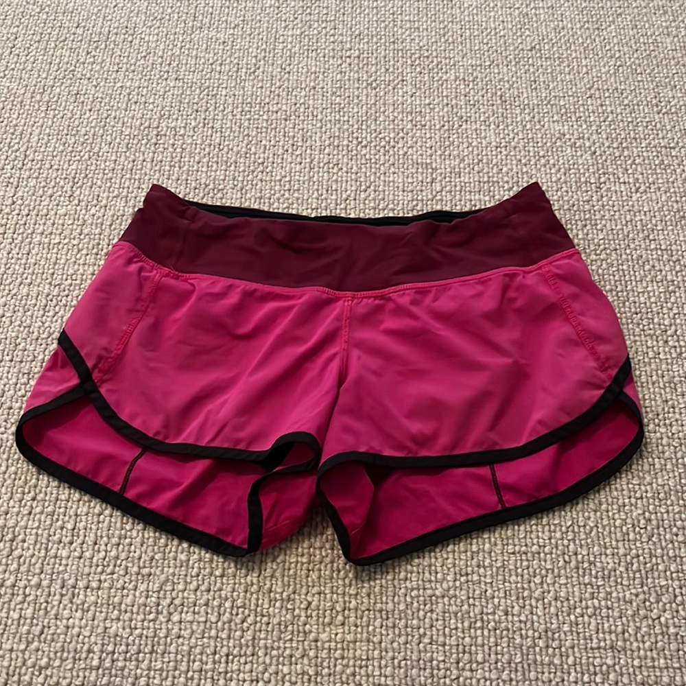 Size 4 lululemon speed up shorts 2.5”